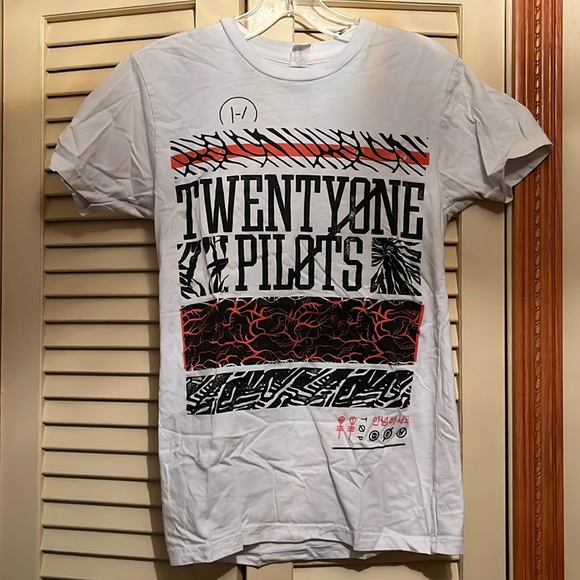 Discontinued size XS Twenty One Pilots band Tee - Picture 1 of 4